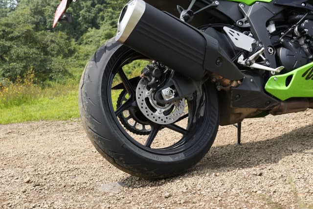 Kawasaki Ninja ZX-6R Front Right Three Quarter Image – Ninja ZX-6R